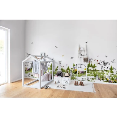 The Rabbits Playground leikkimielinen metsaelaintapetti lastenhuoneeseen Rebel Wallsilta R14551 kuva