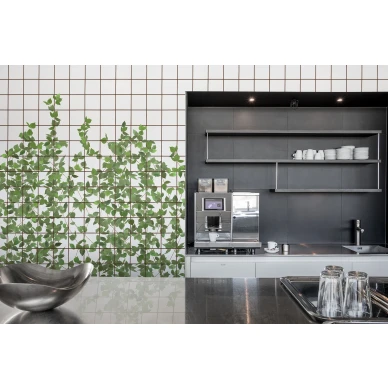 Climbing Clorofyl vihrea kasvitapetti keittioon Rebel Wallsilta R13993 image
