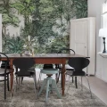 Secret Garden vihrea viidakkotapetti ruokailuhuoneeseen Rebel Wallsilta R14703
