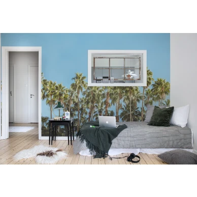 Riviera Daydream sininen vihrea palmutapetti makuuhuoneeseen Rebel Wallsilta R16051 kuva