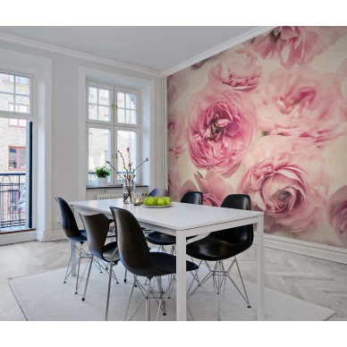 Summer Wind suurikuvioinen roosa kukkatapetti ruokailuhuoneeseen Rebel Wallsilta R13091 kuva