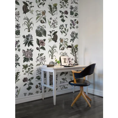 Fruit and Flora klassinen kukkatapetti tyohuoneeseen Rebel Wallsilta R13172 kuva