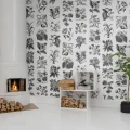 Fruit and Flora mustavalkoinen kukkatapetti olohuoneeseen Rebel Wallsilta R13171