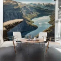 Trolltunga valokuvatapetti Norjan vuonomaisemalla olohuoneeseen Rebel Wallsilta R16461