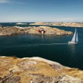 Coast Life saaristomaisema valokuvatapetti koko kuvio Rebel Wallsilta R16501