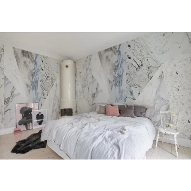 Big Diamond vaalea geometrinen marmoritapetti makuuhuoneeseen Rebel Wallsilta R13426 kuva