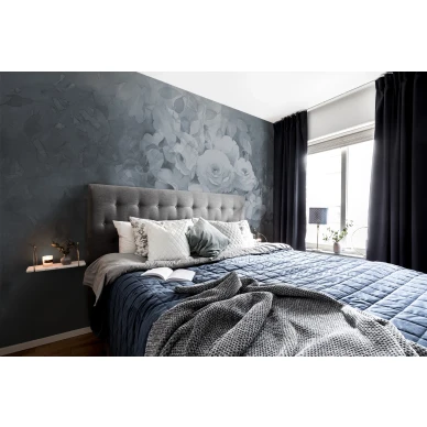 Harmony rauhallinen siniharmaa ruusutapetti makuuhuoneeseen Rebel Wallsilta R17072 image