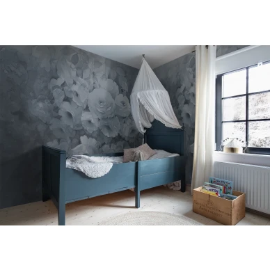 Harmony siniharmaa ruusutapetti lastenhuoneen muraltapetti Rebel Wallsilta R17072 image
