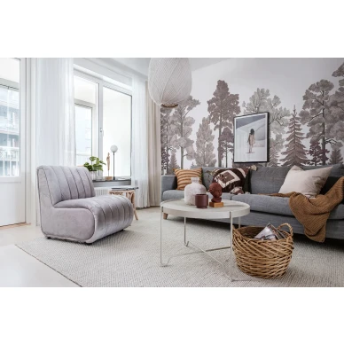 Scandinavian Bellewood roosa metsatapetti olohuoneeseen Rebel Wallsilta R17203 kuva