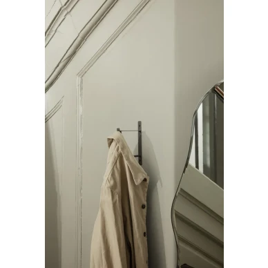 Hang Rack musta minimalistinen vaatekoukku Ferm Livingilta kuva