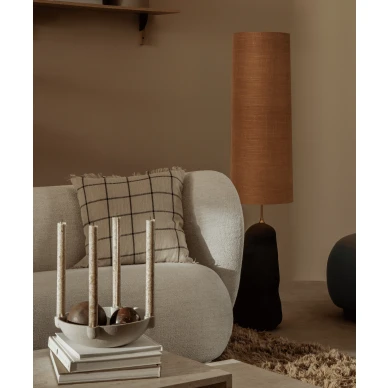 Eclipse Long korkea lampunvarjostin olohuoneeseen Ferm Livingilta image