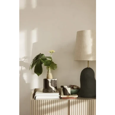 Ferm Livingin Eclipse keskikokoinen hiekanvarinen lampunvarjostin image