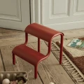 Up Stool punainen jakkara lapsille Ferm Livingilta
