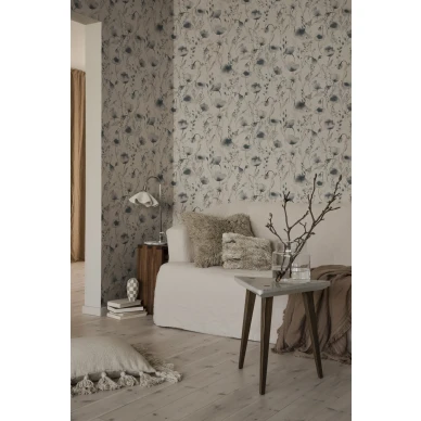 Lo romanttinen sininen kukkatapetti olohuoneeseen Sandbergilta S10101 kuva