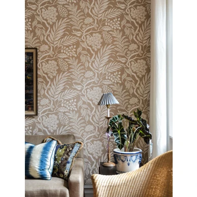 Cornucopia beige lehtitapetti olohuoneeseen Langelid von Bromssenilta 21 52 image