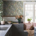 Blomsterhav klassinen harmaa tiheakuvioinen kukkatapetti Borastapeterilta 2054