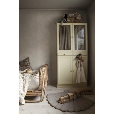 Evelina roosa lehtitapetti makuuhuoneeseen Sandbergilta S10128 kuva