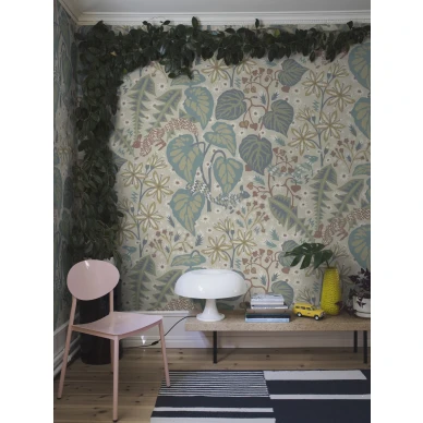 Olohuoneen tapetti Zingkorre vaalealla lehtikuviolla Borastapeterilta 2093 kuva