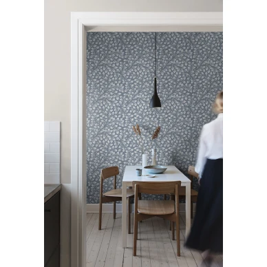 Ruokailuhuoneen sininen tapetti Liv lehtikuviolla Borastapeterilta 7428 image