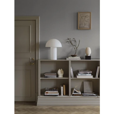 Harmaa olohuoneen tapetti Golden Trellis ruuduilla Borastapeterilta 2266 image