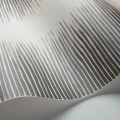 Harmaa graafinen tapetti Cole et Sonilta Plume 107 3014