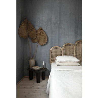 Makuuhuoneen sininen metsatapetti Skog Sandbergilta S10106 image