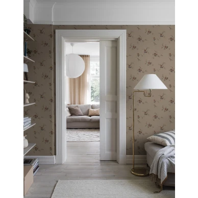 Olohuoneen tapetti Borasilta ruskealla kukkakuviolla Saga 3291 image