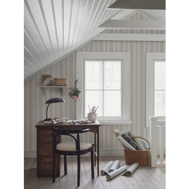 Tyohuoneen raidallinen tapetti Borastapeterilta harmaa valkoinen Gustaf 3277 image