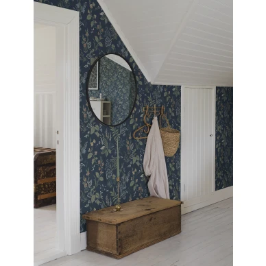 Eteisen tapetti Borasilta sinisella kukkakuviolla Folklore 3262 kuva