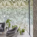 Vihrea kukkatapetti Designers Guildilta Tarbana Damask