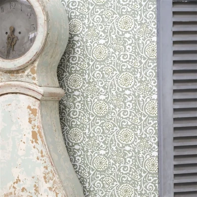 Designers Guildin vihrea kukkatapetti Shaqui image