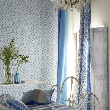 Designers Guildin sininen ruututapetti Pergola Trellis image