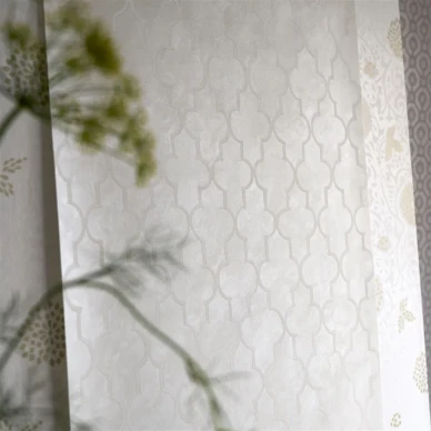 Designers Guildin vaaleanharmaa ruututapetti Pergola Trellis image