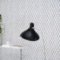 Harmaa ruututapetti Designers Guildilta Pergola Trellis