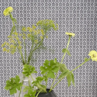 Harmaa graafinen tapetti Jaal Graphite Designers Guildilta image