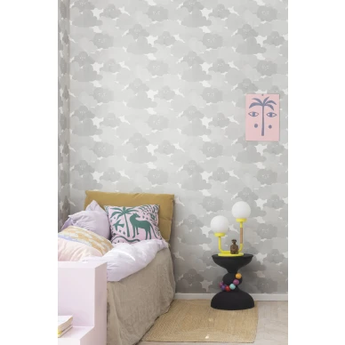 Harmaa pilvitapetti Happy Clouds Rebel Wallsilta R18143 kuva