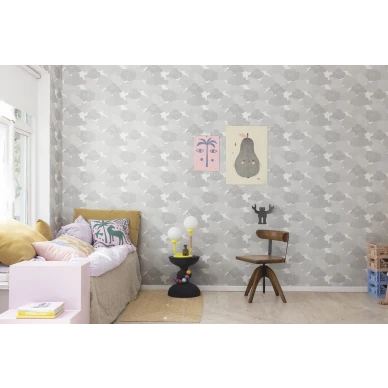 Lastenhuoneen harmaa pilvitapetti Happy Clouds Rebel Wallsilta R18143 kuva