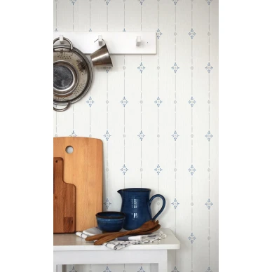 Sinivalkoinen raitatapetti Durolta Britta 396 02 kuva