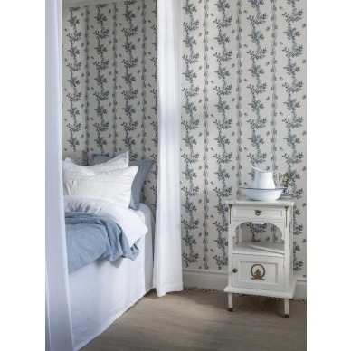 Sinivalkoinen makuuhuoneentapetti Durolta 689 02 Renshammar kuva