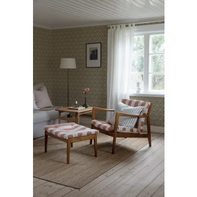 Vanhanaikainen olohuoneen tapetti Kladesholmen ruskealla medaljonkikuviolla Borastapeterilta 4164 kuva