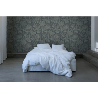 Makuuhuoneen vihrea harmaa lehtitapetti Parrot 9445w Borastapeterilta image