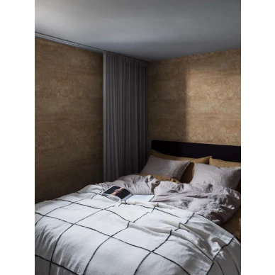 Makuuhuoneen ruskea tapetti Limestone 9428w Borastapeterilta kuva