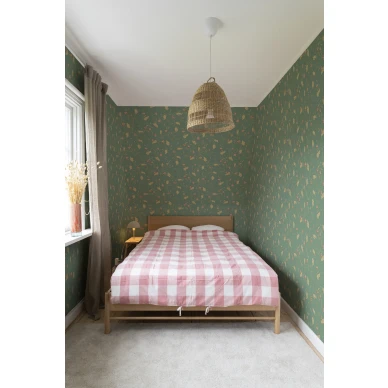 Makuuhuoneen tapetti vihrealla kukkakuviolla Elmire Sandberg S10149 image