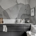 Harmaa keittiotapetti Rebel Wallsilta Petals R18589