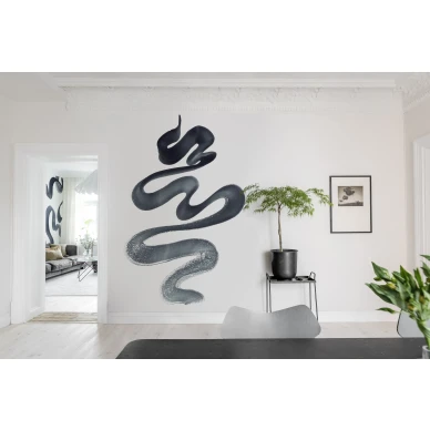 Artistinen siveltimenveto kuin huutomerkki seinalla kuvatapetti Stroke R18411 Rebel Wallsilta image