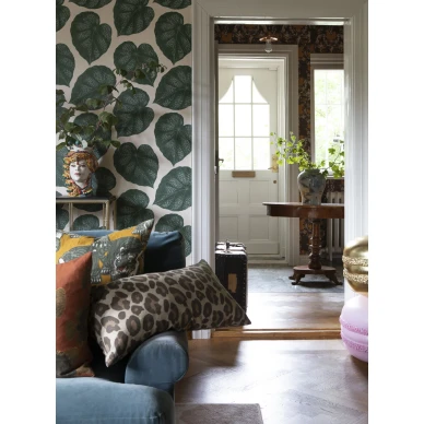 Suurikuvioinen lehtitapetti Lisa Bengtssonilta Life 1420 kuva