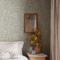 Makuuhuoneen vihrea kukkatapetti Sandbergilta Olof S10204