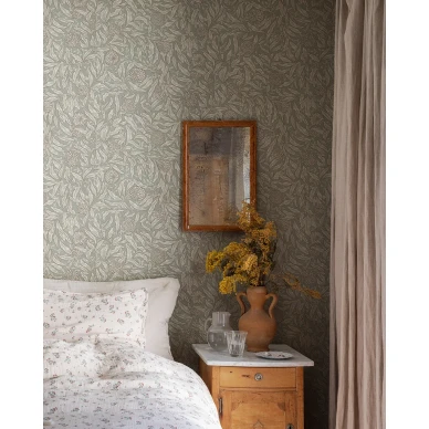 Makuuhuoneen vihrea kukkatapetti Sandbergilta Olof S10204 image
