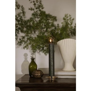 Kynttilanjalka adventtikynttilalle Block Candle Holder Ferm Livingilta kuva