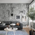 Olohuoneen harmaa tapetti tiilikuviolla Rebel Wallsilta Barcelona R17873